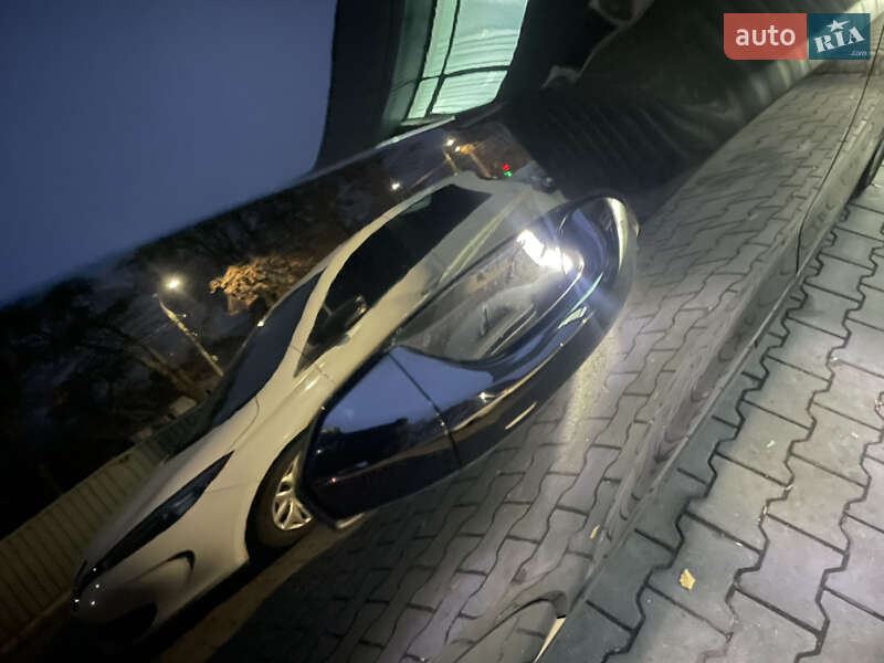 Позашляховик / Кросовер Audi e-tron 2022 в Рівному