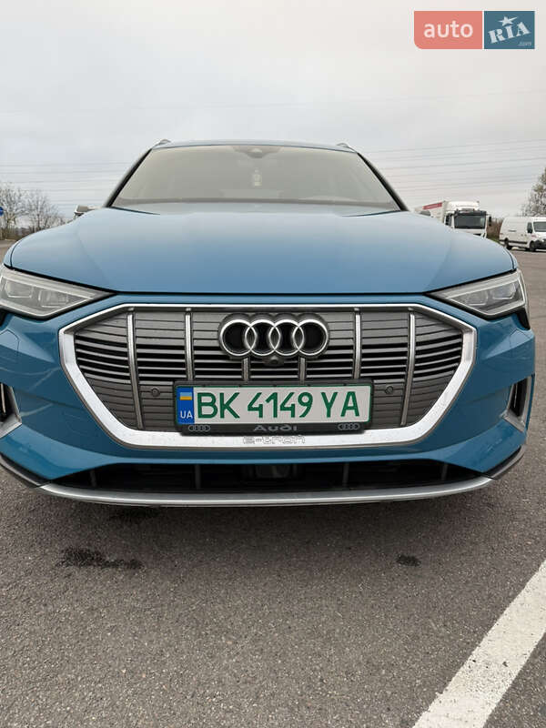 Внедорожник / Кроссовер Audi e-tron 2019 в Ровно
