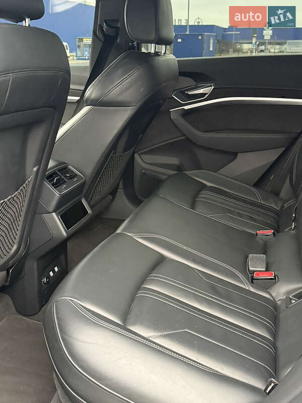 Внедорожник / Кроссовер Audi e-tron 2019 в Ровно