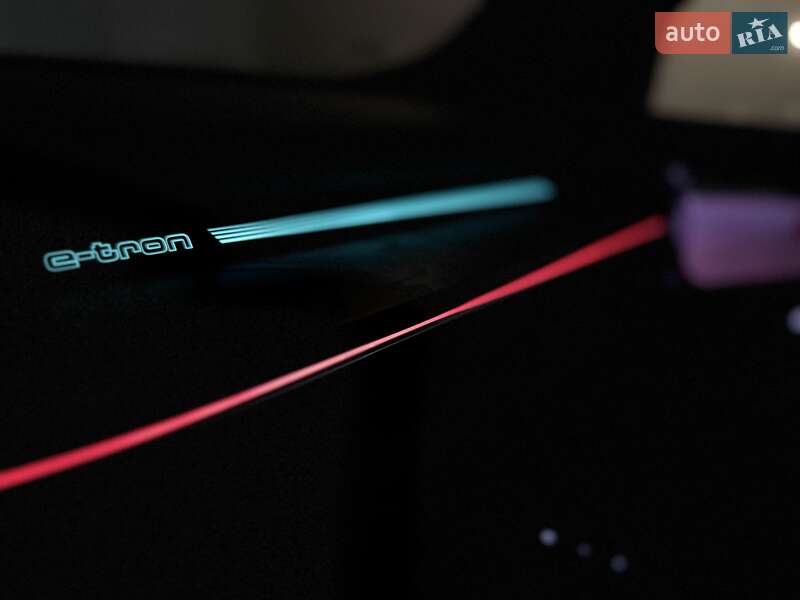 Внедорожник / Кроссовер Audi e-tron 2019 в Новояворовске фото 39 Внедорожник / Кроссовер Audi e-tron 2019 в Новояворовске