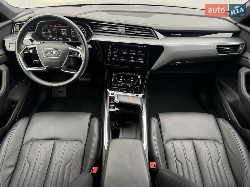 Внедорожник / Кроссовер Audi e-tron 2022 в Мукачево