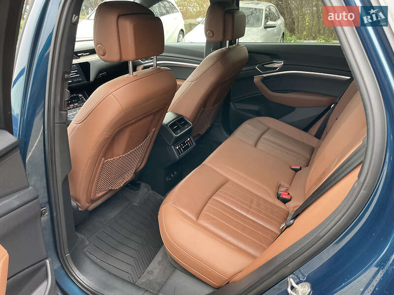 Позашляховик / Кросовер Audi e-tron 2021 в Львові