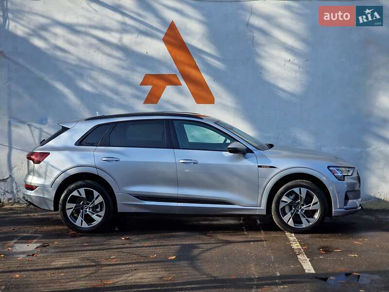 Внедорожник / Кроссовер Audi e-tron 2020 в Одессе