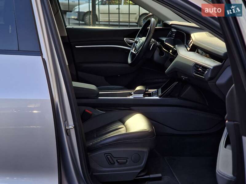 Внедорожник / Кроссовер Audi e-tron 2020 в Одессе