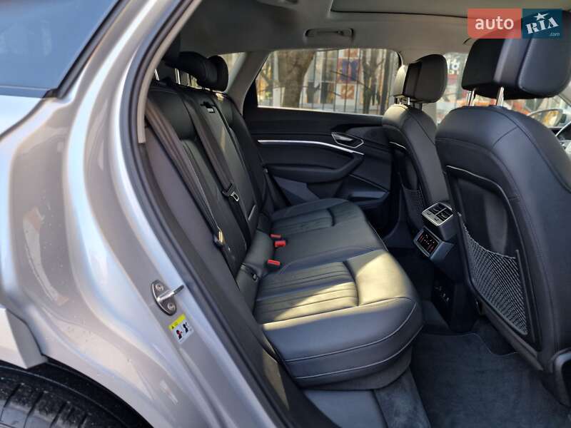 Внедорожник / Кроссовер Audi e-tron 2020 в Одессе