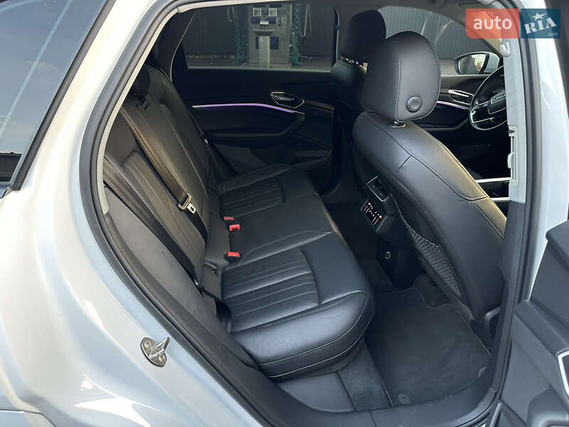 Внедорожник / Кроссовер Audi e-tron 2019 в Каменском