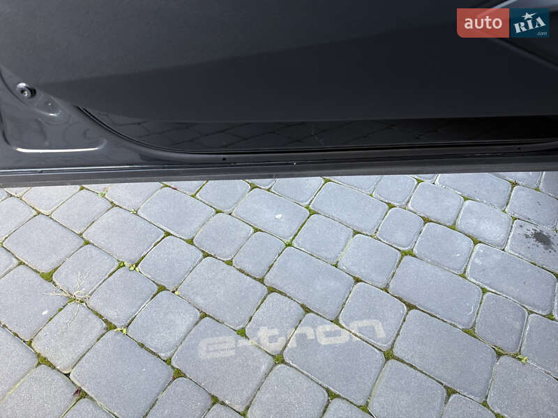 Позашляховик / Кросовер Audi e-tron 2022 в Луцьку