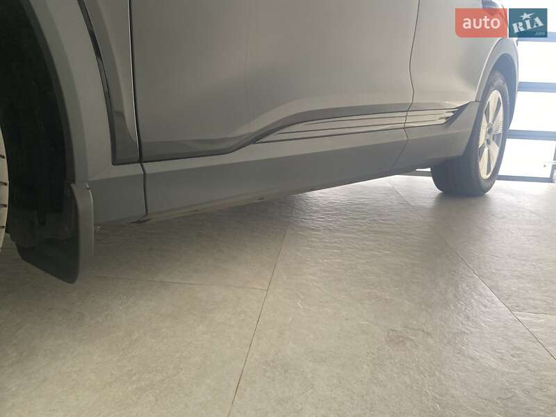 Позашляховик / Кросовер Audi e-tron 2020 в Ірпені