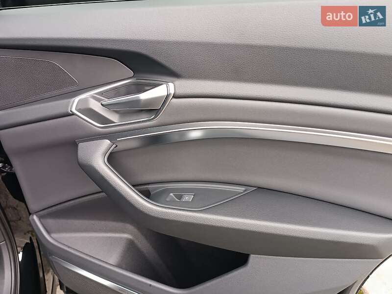 Внедорожник / Кроссовер Audi e-tron 2023 в Львове