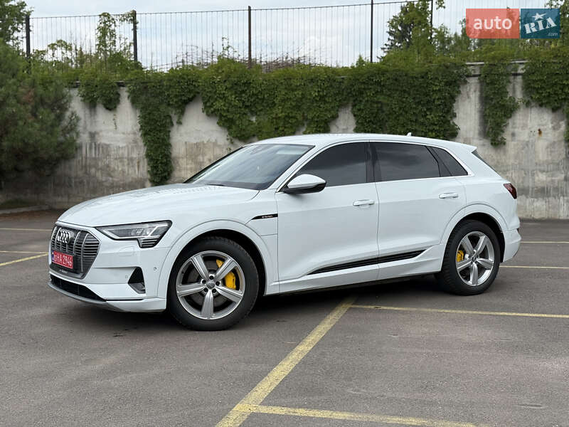 Позашляховик / Кросовер Audi e-tron 2021 в Рівному