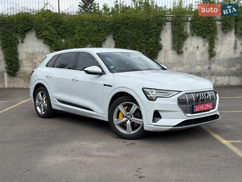 Позашляховик / Кросовер Audi e-tron 2021 в Рівному