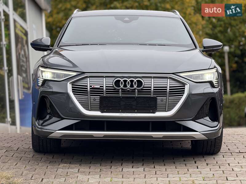 Позашляховик / Кросовер Audi e-tron 2020 в Красилові