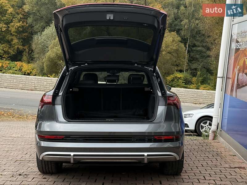 Позашляховик / Кросовер Audi e-tron 2020 в Красилові
