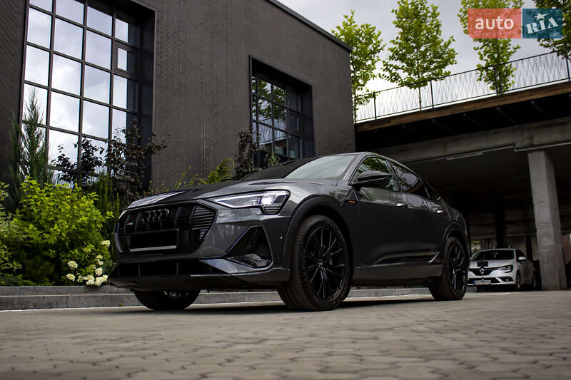 Позашляховик / Кросовер Audi e-tron 2021 в Києві