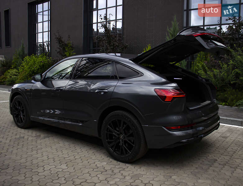 Позашляховик / Кросовер Audi e-tron 2021 в Києві