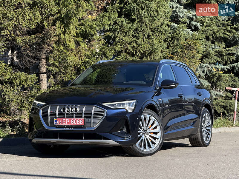Позашляховик / Кросовер Audi e-tron 2021 в Тернополі