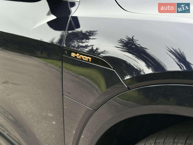 Позашляховик / Кросовер Audi e-tron 2021 в Тернополі