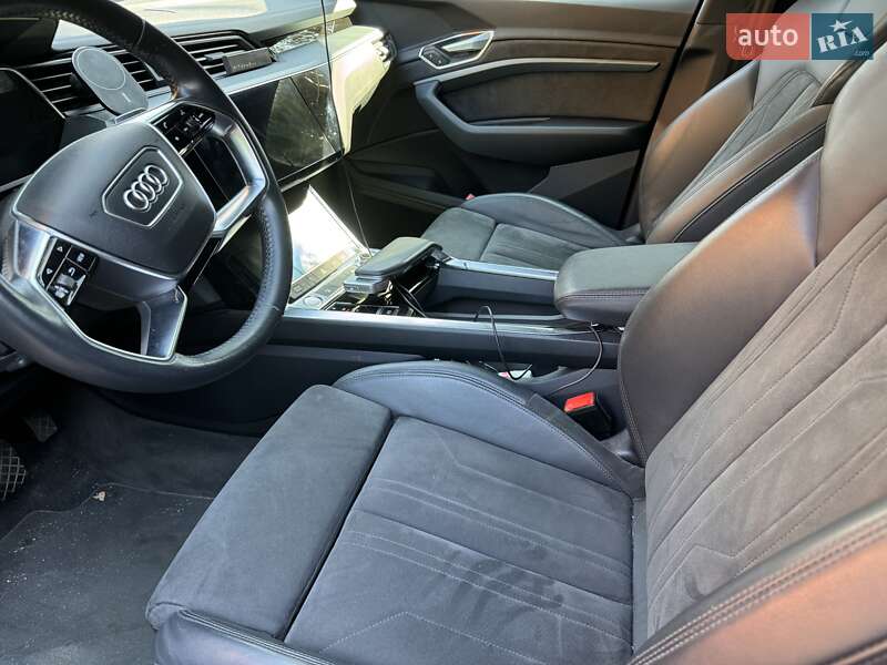 Внедорожник / Кроссовер Audi e-tron 2020 в Львове фото 25 Внедорожник / Кроссовер Audi e-tron 2020 в Львове