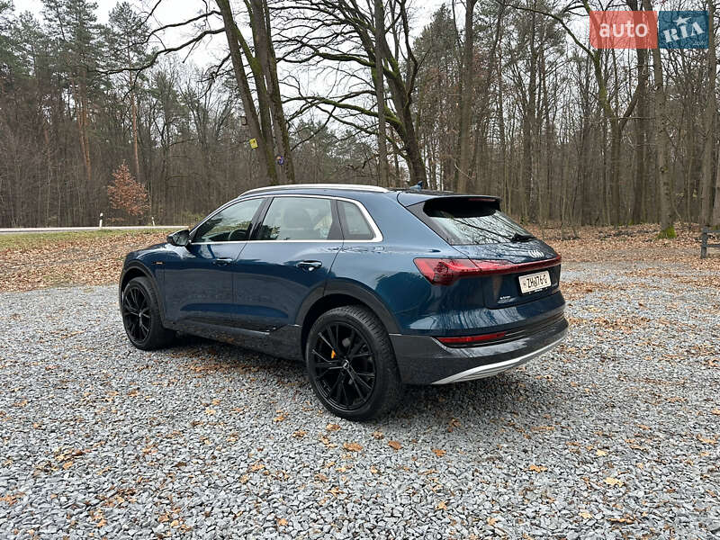 Внедорожник / Кроссовер Audi e-tron 2019 в Киеве