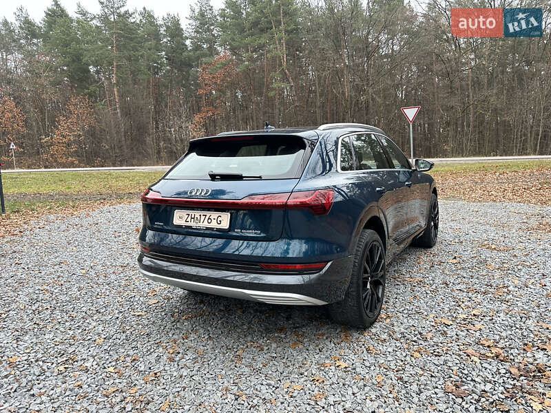Внедорожник / Кроссовер Audi e-tron 2019 в Киеве