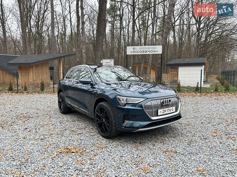 Внедорожник / Кроссовер Audi e-tron 2019 в Киеве