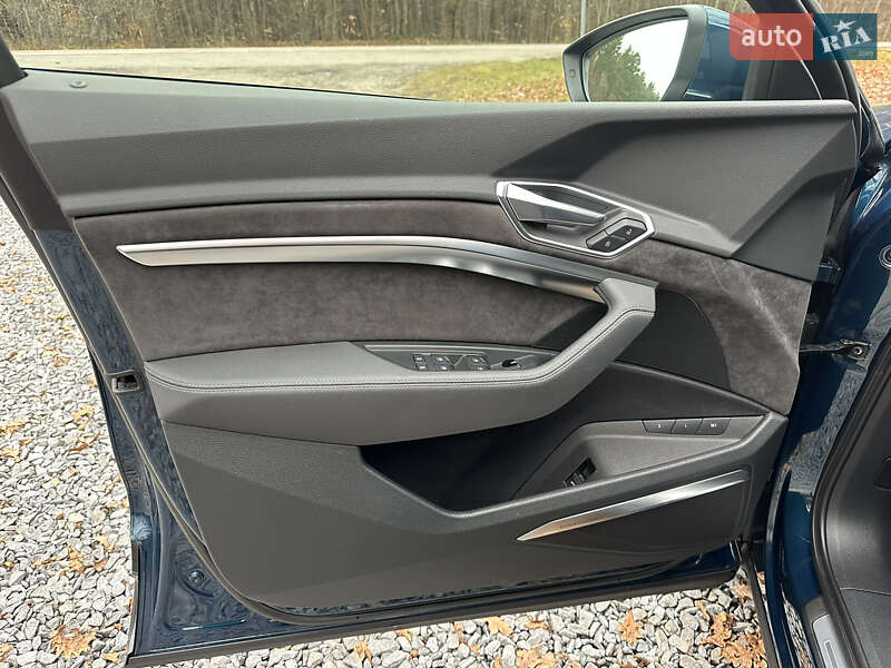 Внедорожник / Кроссовер Audi e-tron 2019 в Киеве