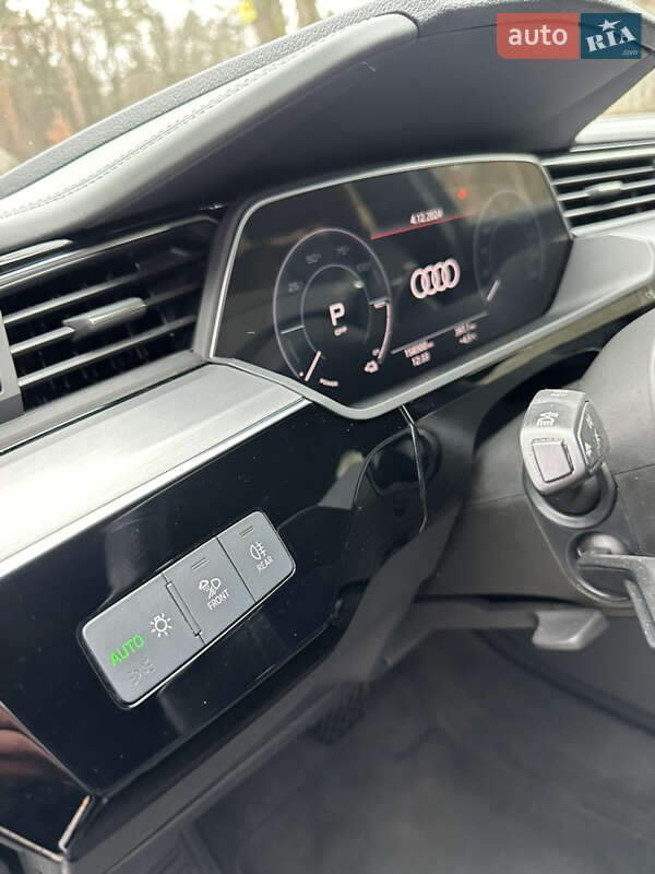 Внедорожник / Кроссовер Audi e-tron 2019 в Киеве