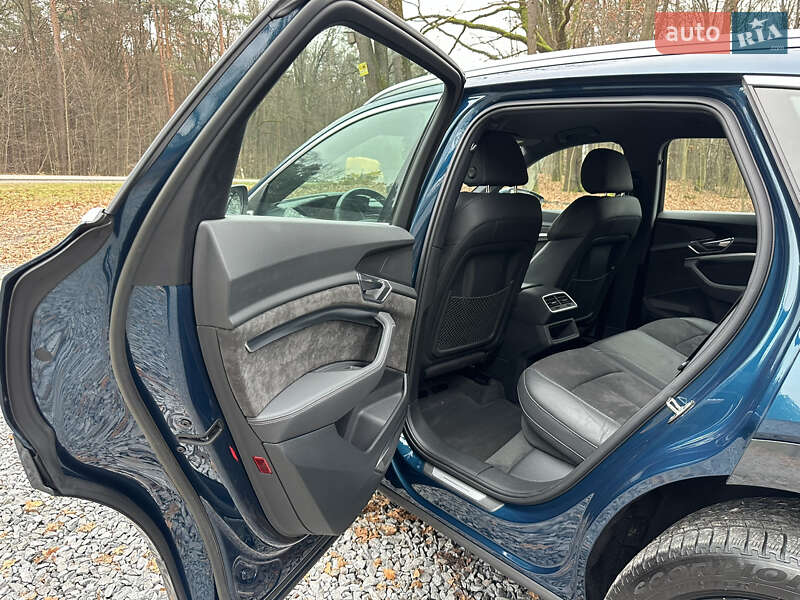 Внедорожник / Кроссовер Audi e-tron 2019 в Киеве