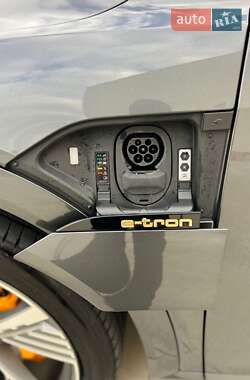 Позашляховик / Кросовер Audi e-tron 2021 в Дніпрі