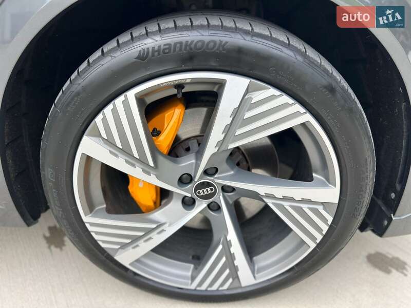 Позашляховик / Кросовер Audi e-tron 2021 в Дніпрі