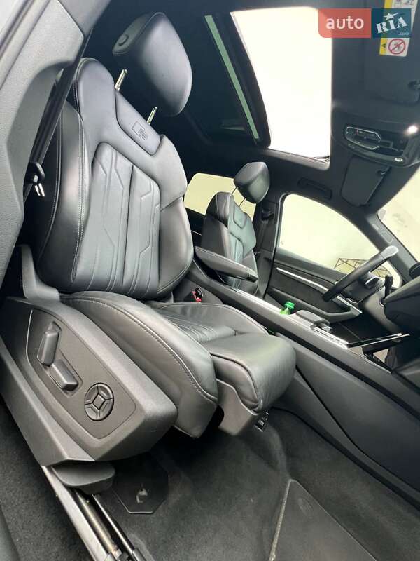 Позашляховик / Кросовер Audi e-tron 2021 в Дніпрі