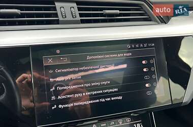 Позашляховик / Кросовер Audi e-tron 2021 в Дніпрі