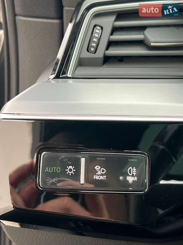 Позашляховик / Кросовер Audi e-tron 2021 в Дніпрі