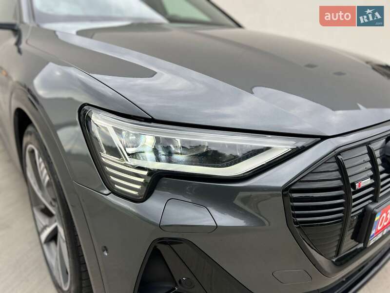 Позашляховик / Кросовер Audi e-tron 2021 в Дніпрі