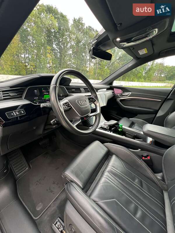 Позашляховик / Кросовер Audi e-tron 2021 в Дніпрі