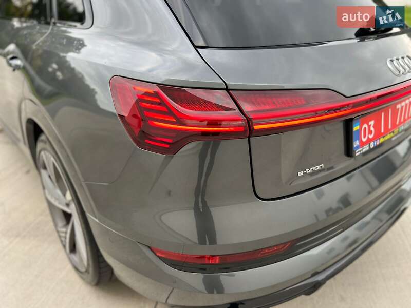 Позашляховик / Кросовер Audi e-tron 2021 в Дніпрі