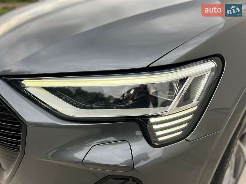 Позашляховик / Кросовер Audi e-tron 2021 в Дніпрі