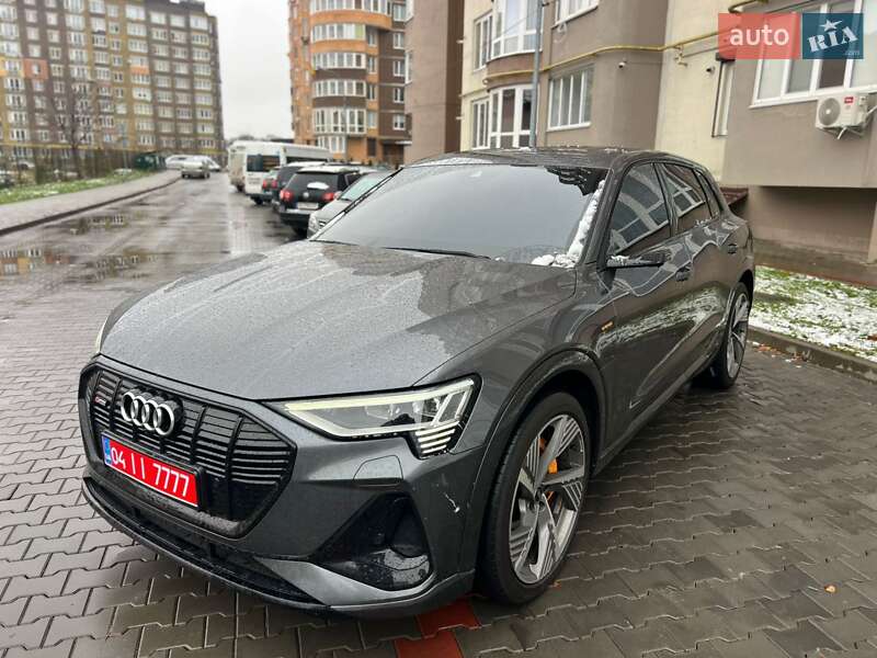 Позашляховик / Кросовер Audi e-tron 2021 в Дніпрі