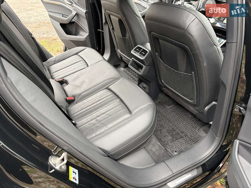 Позашляховик / Кросовер Audi e-tron 2021 в Зміїві