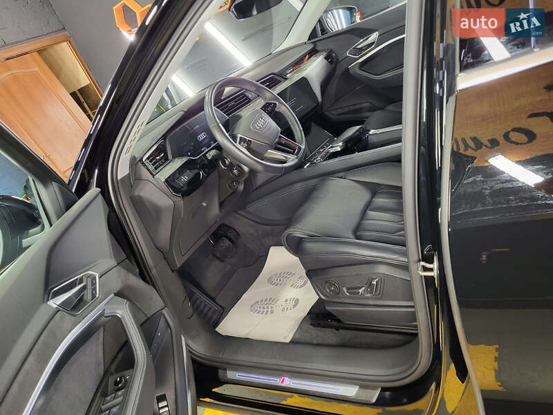 Внедорожник / Кроссовер Audi e-tron 2022 в Киеве