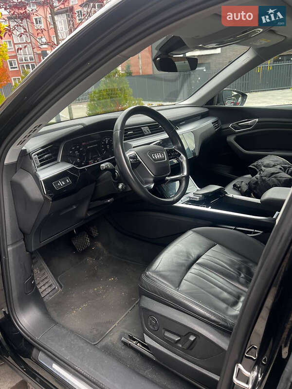 Внедорожник / Кроссовер Audi e-tron 2019 в Киеве фото 9 Внедорожник / Кроссовер Audi e-tron 2019 в Киеве