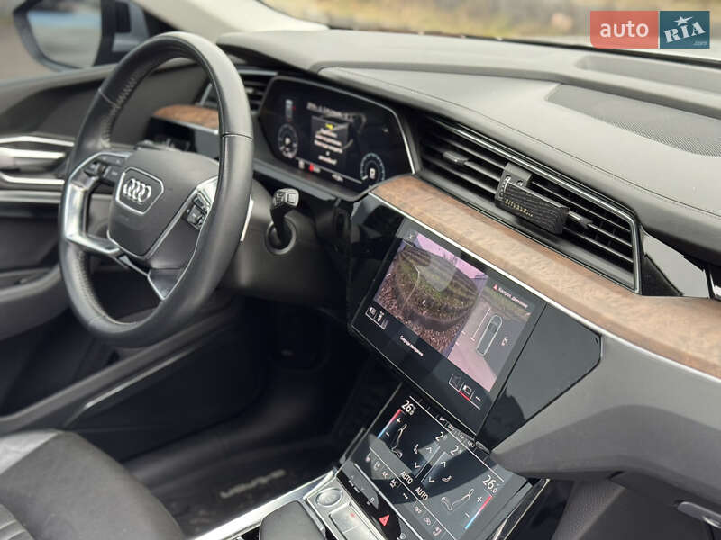 Внедорожник / Кроссовер Audi e-tron 2019 в Киеве фото 25 Внедорожник / Кроссовер Audi e-tron 2019 в Киеве
