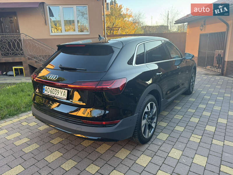 Внедорожник / Кроссовер Audi e-tron 2022 в Мукачево