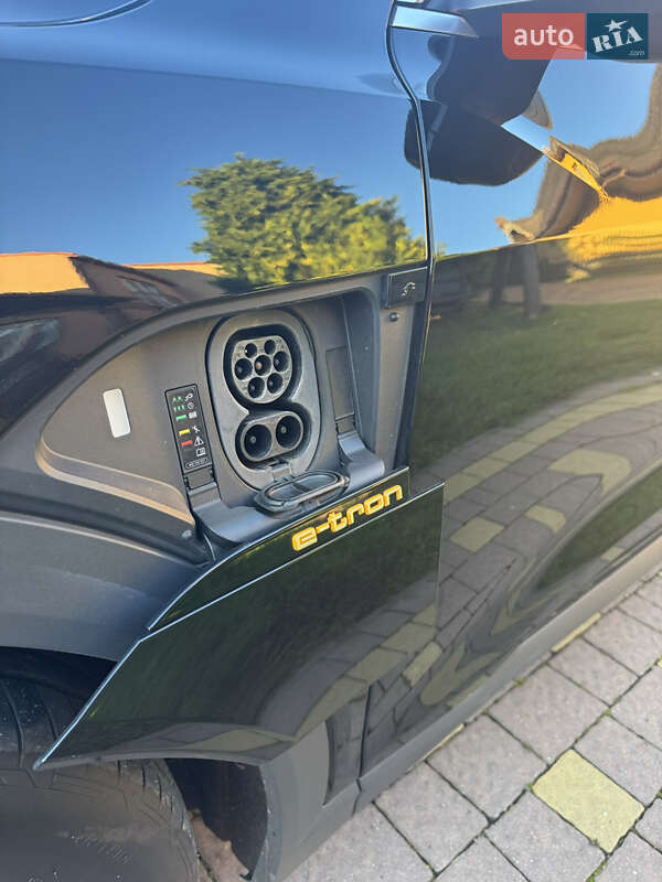 Внедорожник / Кроссовер Audi e-tron 2022 в Мукачево