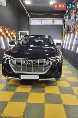 Позашляховик / Кросовер Audi e-tron 2022 в Києві