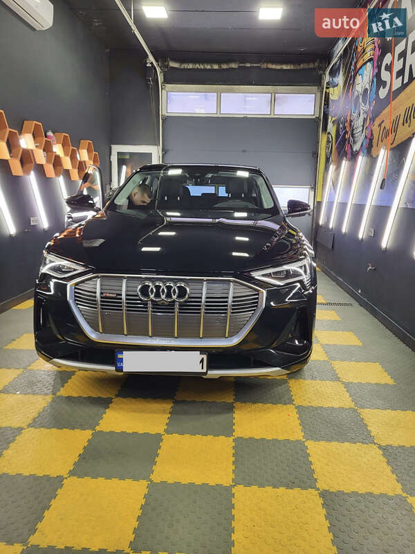 Внедорожник / Кроссовер Audi e-tron 2022 в Киеве