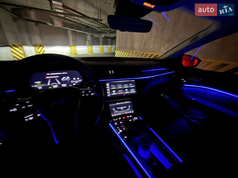 Внедорожник / Кроссовер Audi e-tron 2022 в Киеве