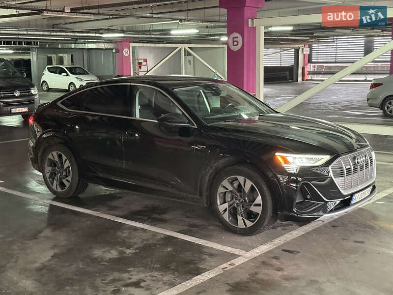 Внедорожник / Кроссовер Audi e-tron 2022 в Киеве