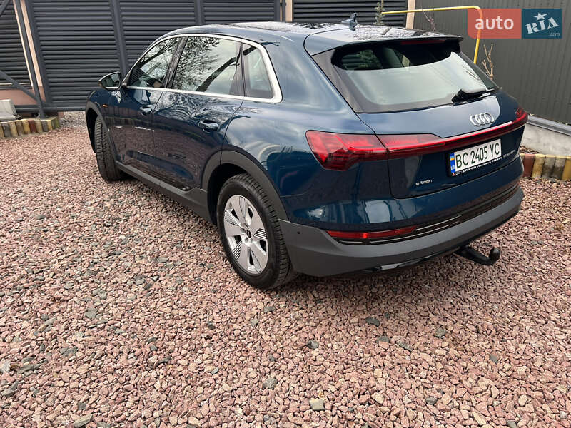 Внедорожник / Кроссовер Audi e-tron 2020 в Городке