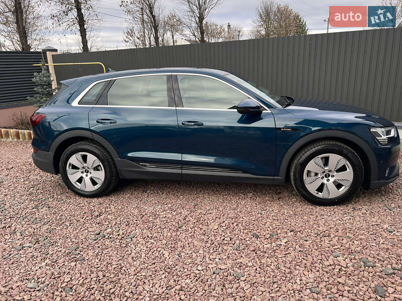 Внедорожник / Кроссовер Audi e-tron 2020 в Городке